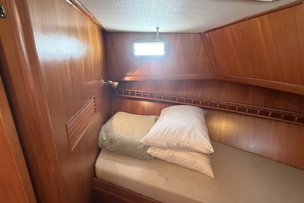 43ft Albin Yacht For Sale