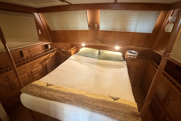 43ft Albin Yacht For Sale
