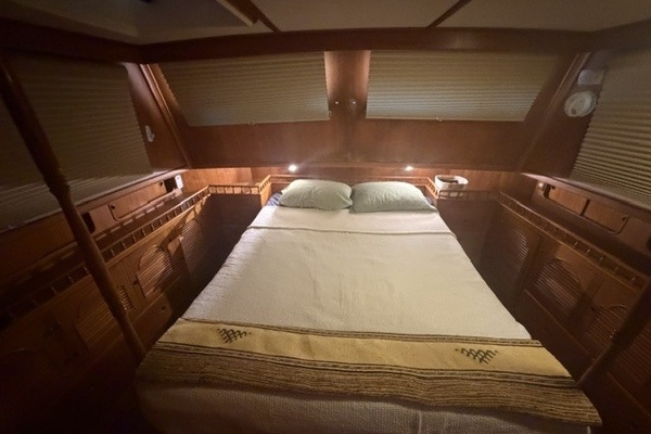 43ft Albin Yacht For Sale