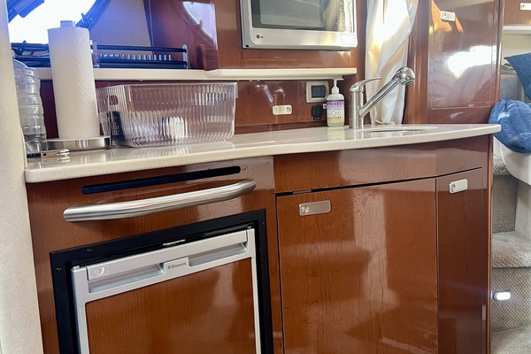 33ft Sea Ray Yacht For Sale