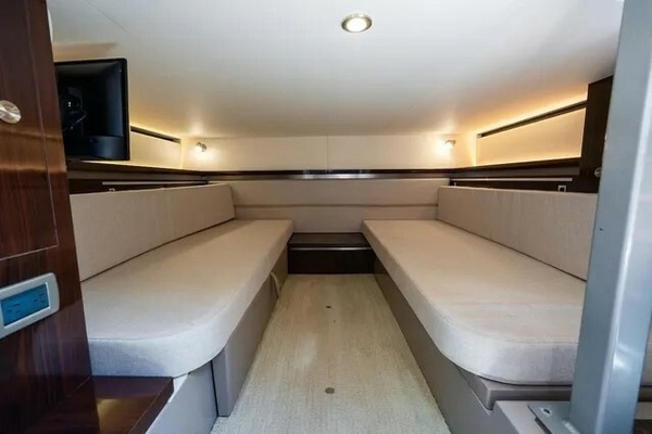 32ft Sea Ray Yacht For Sale