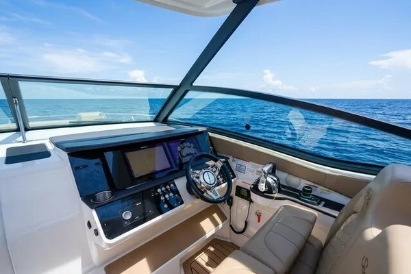 32ft Sea Ray Yacht For Sale