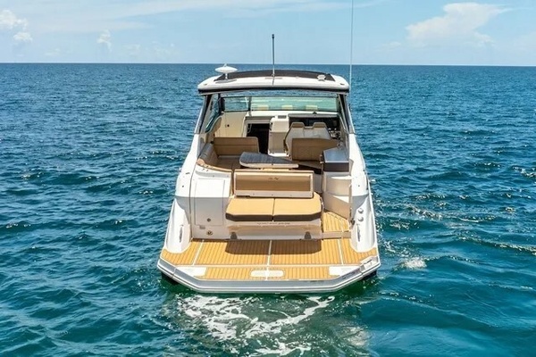 32ft Sea Ray Yacht For Sale