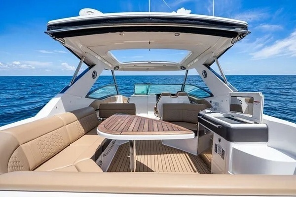 32ft Sea Ray Yacht For Sale