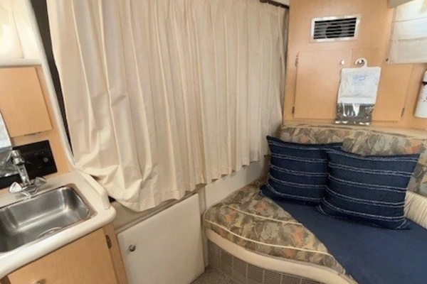 Pourhouse 32ft Bayliner Yacht For Sale