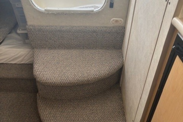 Pourhouse 32ft Bayliner Yacht For Sale