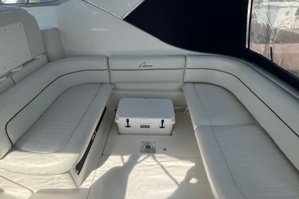 Pourhouse 32ft Bayliner Yacht For Sale