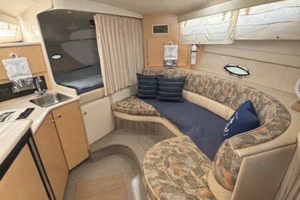 Pourhouse 32ft Bayliner Yacht For Sale