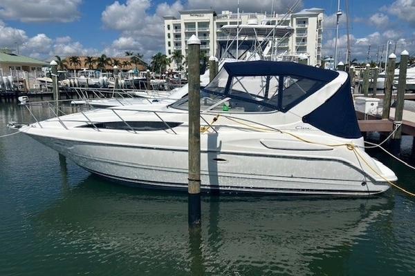 32-ft-Bayliner-2000-3055 Ciera-Pourhouse St Petersburg Florida United States  yacht for sale