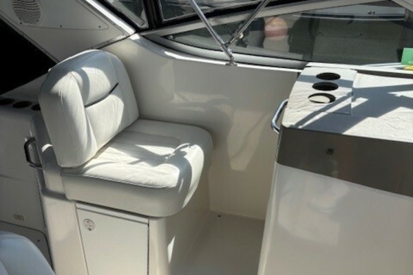 Pourhouse 32ft Bayliner Yacht For Sale