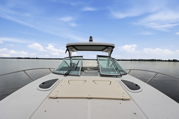 33ft Regal Yacht For Sale
