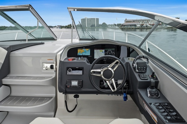 33ft Regal Yacht For Sale