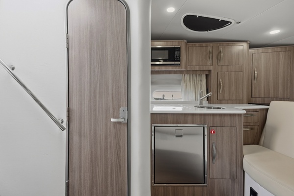 33ft Regal Yacht For Sale