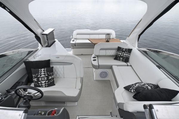 33ft Regal Yacht For Sale