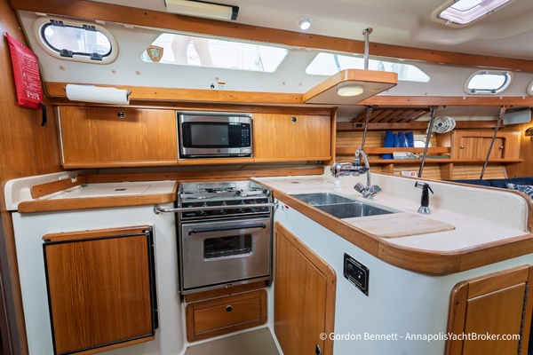 Water Colors 38ft Catalina Yacht For Sale