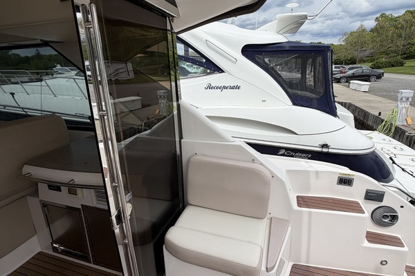 Knotty IV 46ft Regal Yacht For Sale