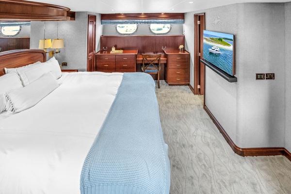CABANA 85ft Pacific Mariner Yacht For Sale
