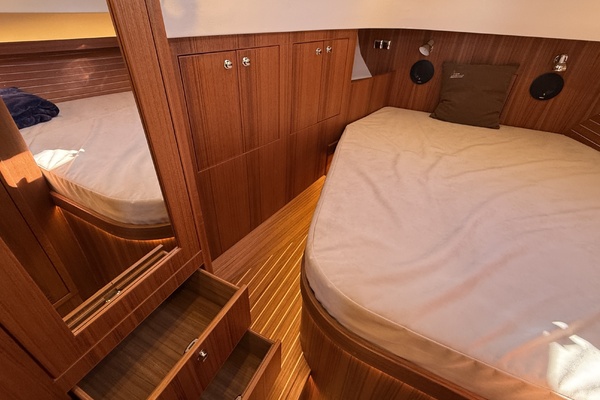 Salt  amp  Light II 37ft Targa Yacht For Sale