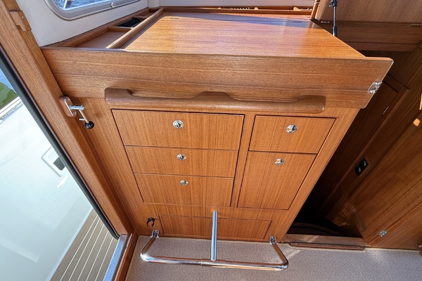 Salt  amp  Light II 37ft Targa Yacht For Sale