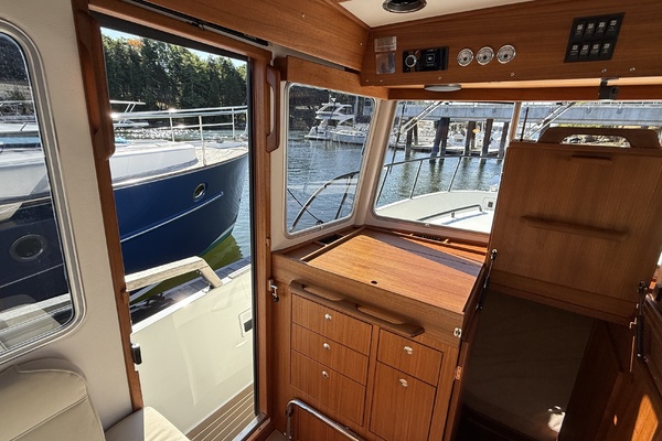 Salt  amp  Light II 37ft Targa Yacht For Sale
