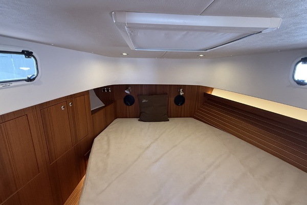 Salt  amp  Light II 37ft Targa Yacht For Sale