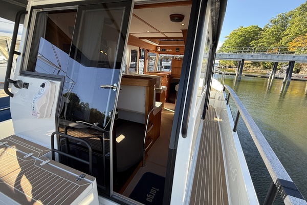 Salt  amp  Light II 37ft Targa Yacht For Sale