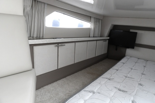 33ft Regal Yacht For Sale