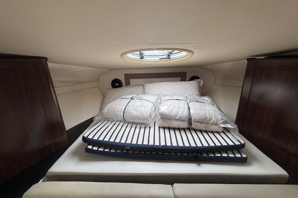 33ft Regal Yacht For Sale
