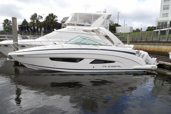 33ft Regal Yacht For Sale