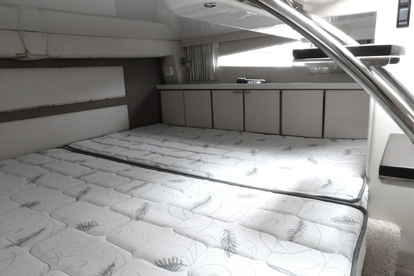 33ft Regal Yacht For Sale
