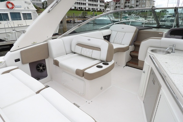 33ft Regal Yacht For Sale