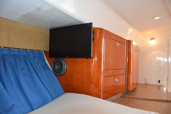 ISLA REINA 39ft Intrepid Yacht For Sale