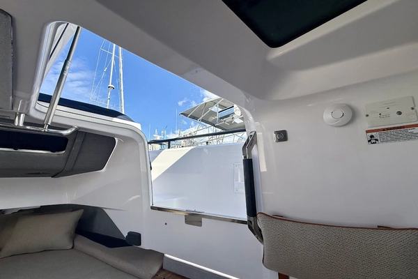 Axopar 37 XC Cross Cabin Yacht For Sale