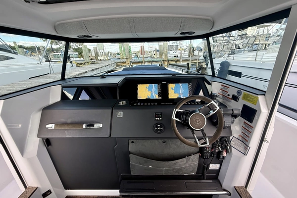 Axopar 37 XC Cross Cabin Yacht For Sale