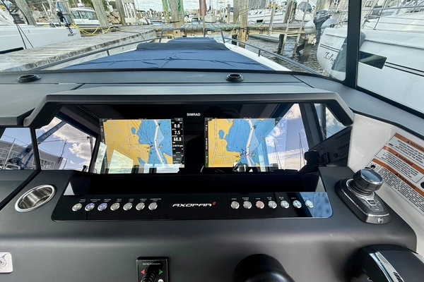 Axopar 37 XC Cross Cabin Yacht For Sale