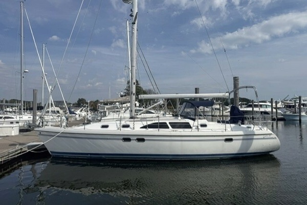 Whisper 38ft Catalina Yacht For Sale