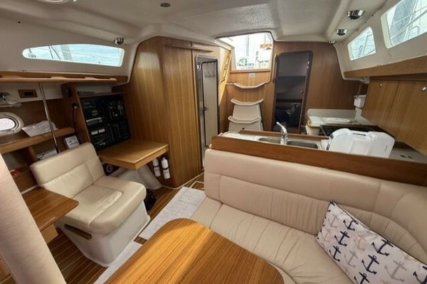 Whisper 38ft Catalina Yacht For Sale