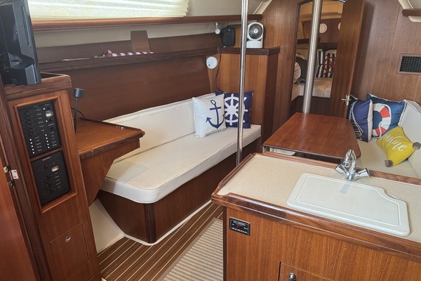 Eileen 31ft Hunter Yacht For Sale