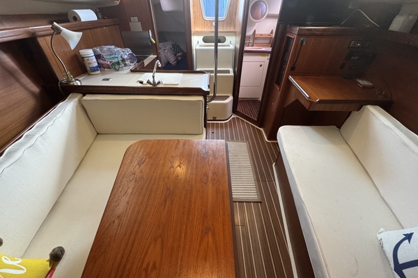 Eileen 31ft Hunter Yacht For Sale