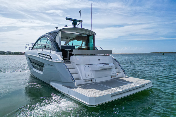 50ft Cruisers Yachts Yacht For Sale