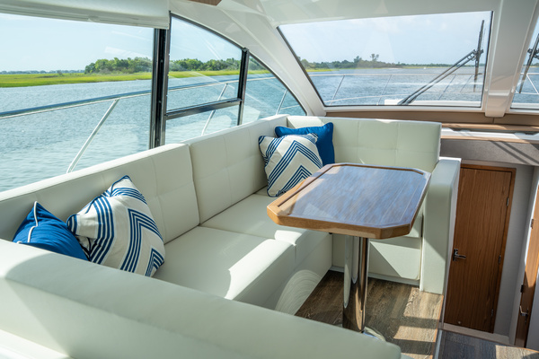 50ft Cruisers Yachts Yacht For Sale