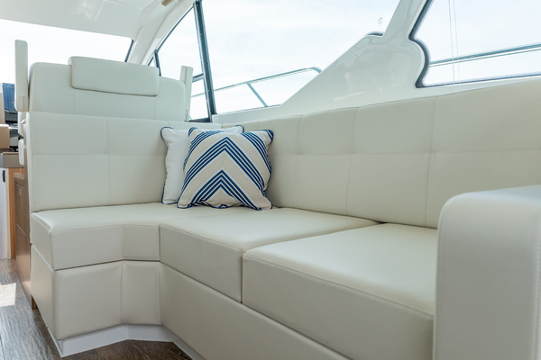 50ft Cruisers Yachts Yacht For Sale