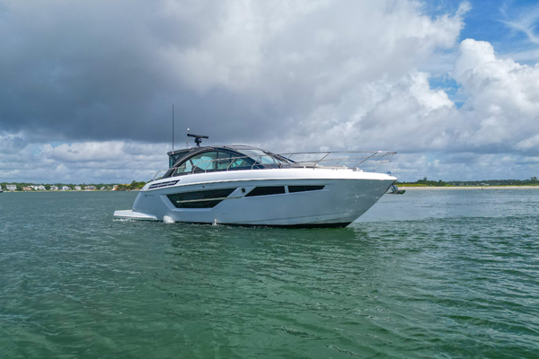 50ft Cruisers Yachts Yacht For Sale