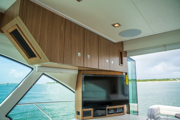 50ft Cruisers Yachts Yacht For Sale