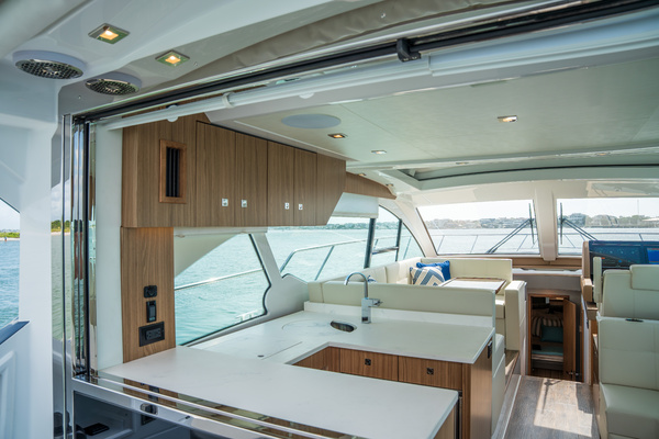 50ft Cruisers Yachts Yacht For Sale
