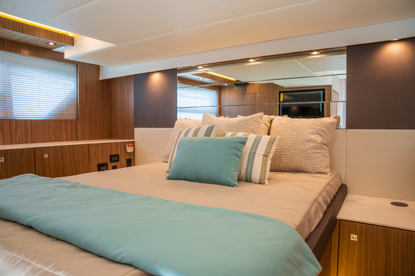 50ft Cruisers Yachts Yacht For Sale