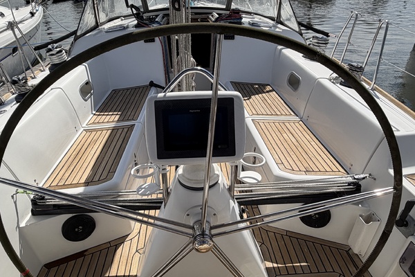 Island Flyer 40ft Wauquiez Yacht For Sale