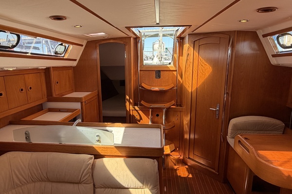 Island Flyer 40ft Wauquiez Yacht For Sale