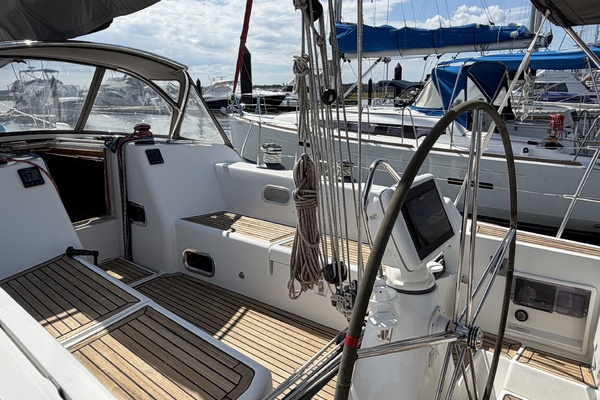 Island Flyer 40ft Wauquiez Yacht For Sale