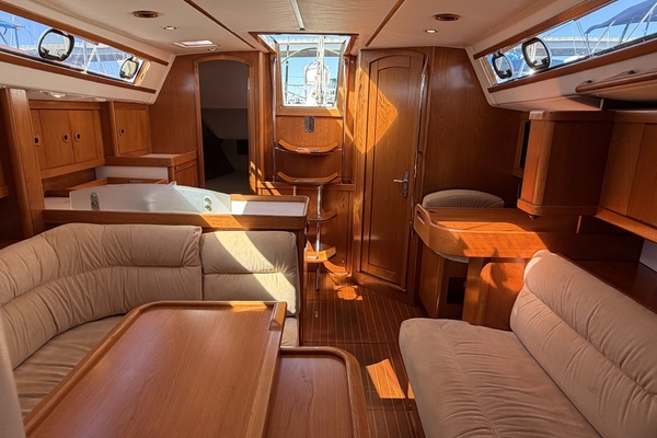 Island Flyer 40ft Wauquiez Yacht For Sale